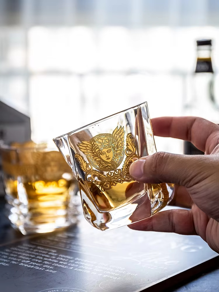 Copo de uísque pintado com cab - Wine Beer Liquor avaliação e preço